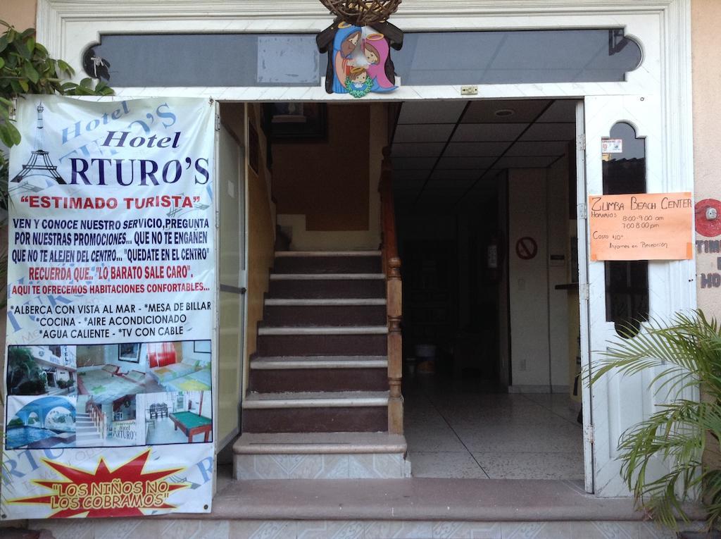Hotel Arturo'S Zihuatanejo Exterior photo